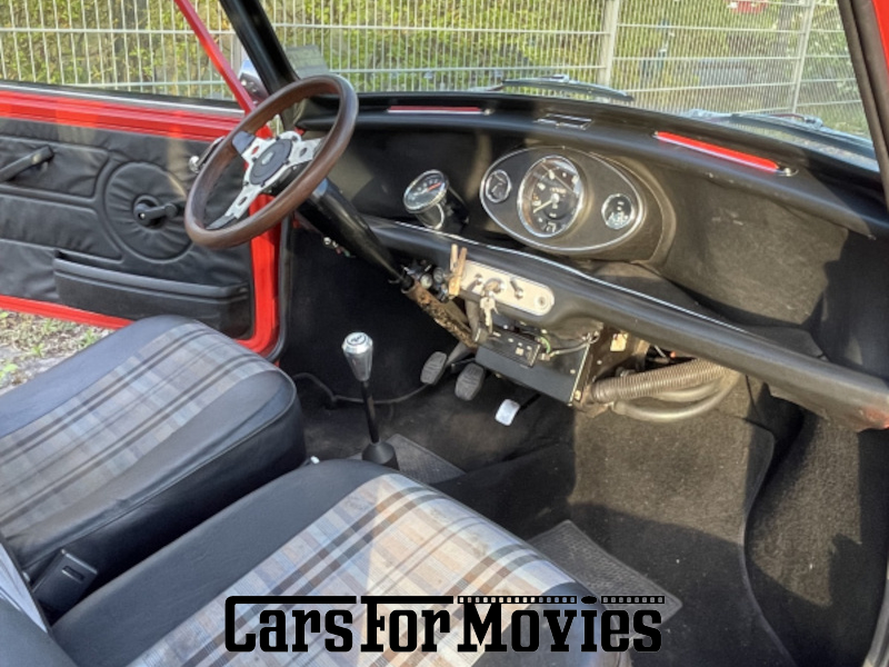 CarsForMovies | Morris  Mini 1982 England Rot Schwarz Zivilfahrzeug Kleinwagen Brandenburg 7650 